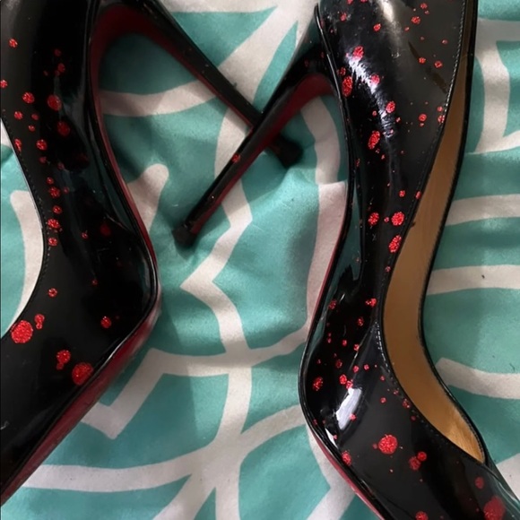 Red bottom heels - Picture 3 of 6